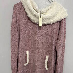 NWT  Cupio pink fleece  top in size large.